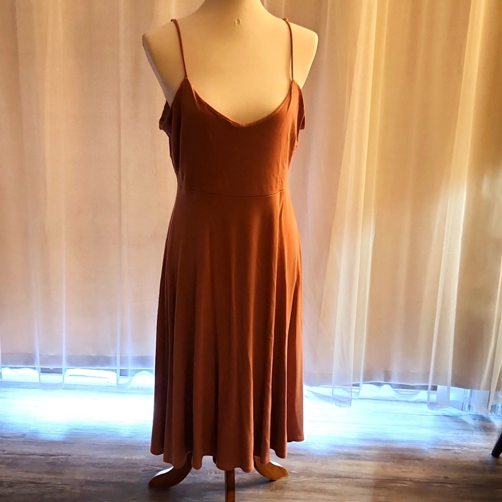 Cleanout Sale!! 🔥🔥 Dropped Prices!🤑Lulu's Midi light maroon/pink dress